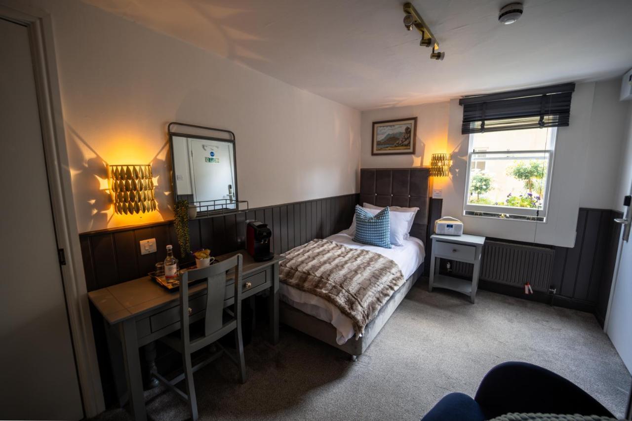 The Griffin Inn Bath Bagian luar foto