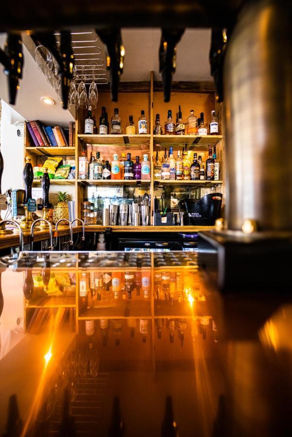 The Griffin Inn Bath Bagian luar foto